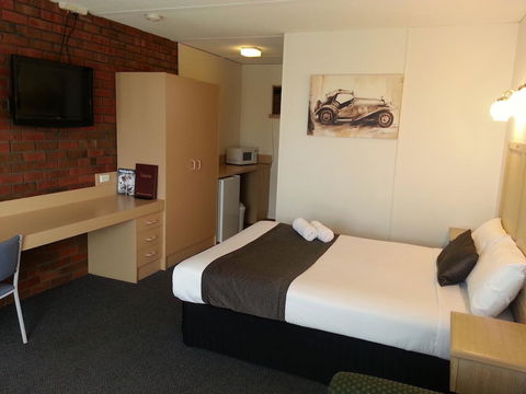 Big Valley Lakeside Paradise Motor Inn - QLD Tourism 2