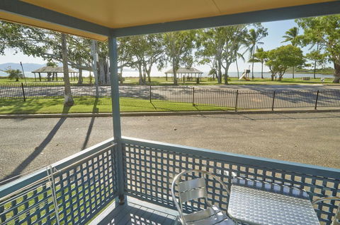 BIG4 Rowes Bay Beachfront Holiday Park - QLD Tourism 2