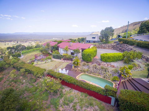 Bimbadeen Estate - QLD Tourism 0
