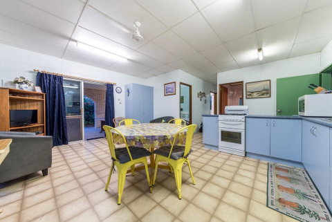 Birdsong House- Dingo Beach - QLD Tourism 3