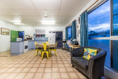 Birdsong House- Dingo Beach - QLD Tourism 2