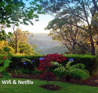 Black Cockatoo Retreat - QLD Tourism