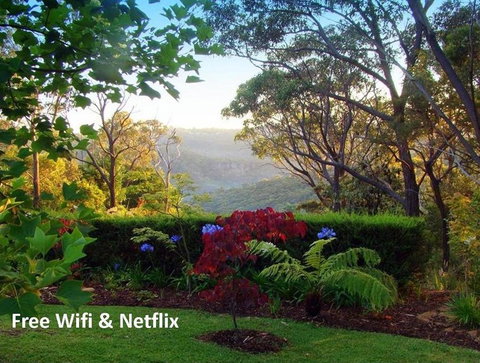 Black Cockatoo Retreat - QLD Tourism 0