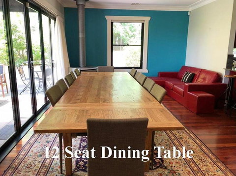 Black Cockatoo Retreat - QLD Tourism 1