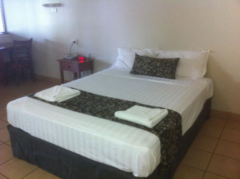 Black Nugget Hotel Motel - QLD Tourism 1