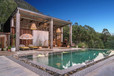 Blackbird Luxury Accommodation - QLD Tourism 2
