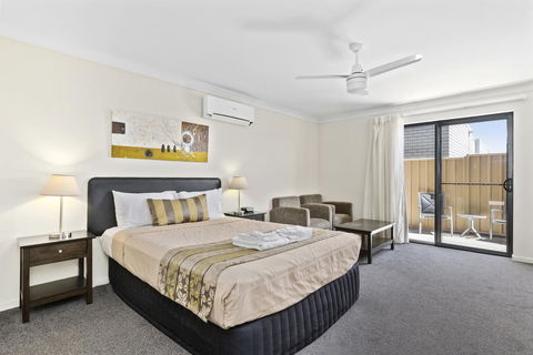 Blackwater Central Motel - Queensland Tourism 0