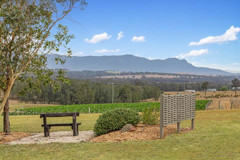 Blackwattle Retreats - Queensland Tourism 0