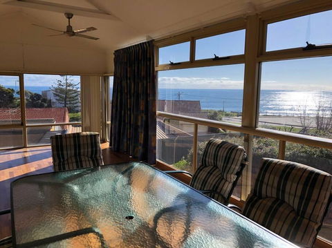 Blue Bay Beach Getaway - Queensland Tourism 0