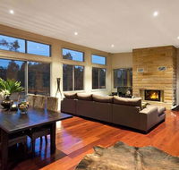 Blue Cliff Retreat - Queensland Tourism