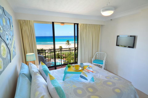 Blue Ocean Apartment - QLD Tourism 1