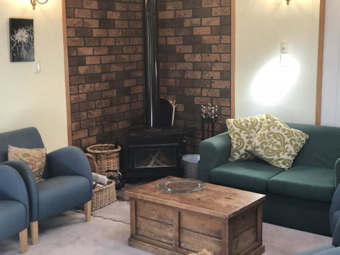 Blue Range Cottage - QLD Tourism 3