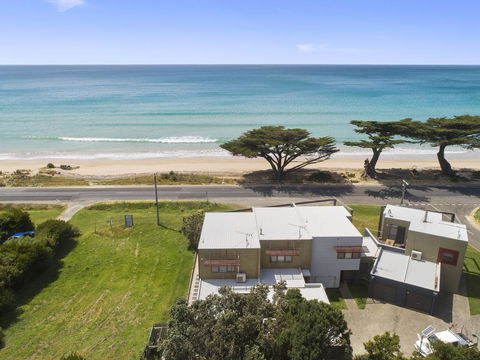 Blue Sea - QLD Tourism 1