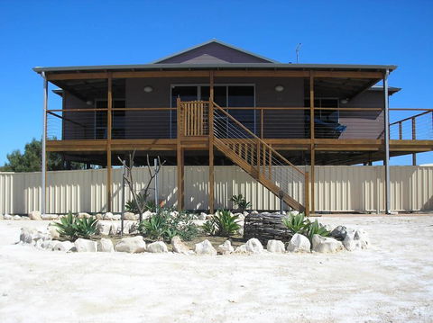 Blue Sky Escapes Sunset Oddes-sea - QLD Tourism 0