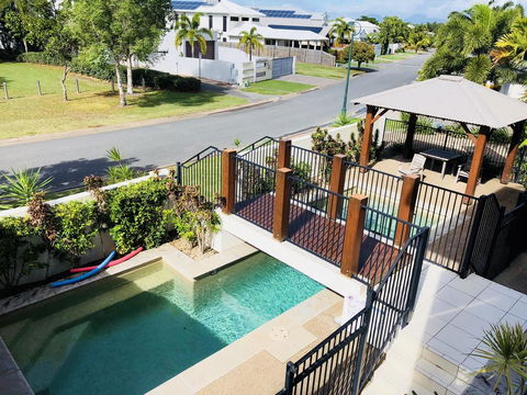 Bluewater Apartment - QLD Tourism 1