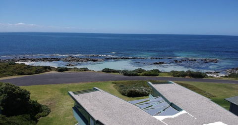 Boathouse - Nearly In The Water And Wonderful Views - Queensland Tourism 0