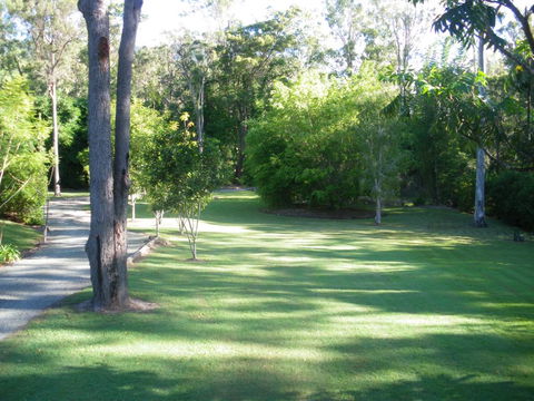 BoBRENE On Tamborine Nude Retreat - Quaint Cottage - Queensland Tourism 3