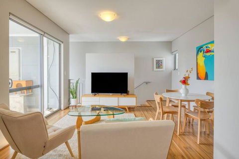 The Nordic Nook - A Relaxed Redcliffe Stay - QLD Tourism 0