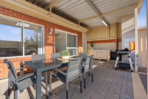 The Shamrock House A - QLD Tourism 1