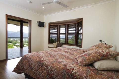 The Summit Bed & Breakfast - Queensland Tourism 2