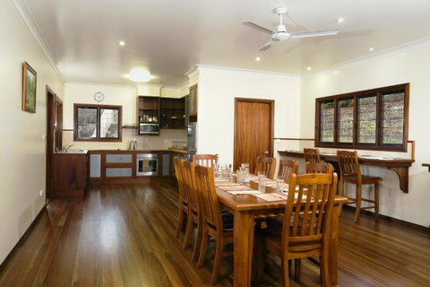 The Summit Bed & Breakfast - Queensland Tourism 3
