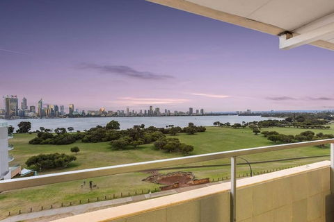 The Swan - Park & River Views Next To Perth Zoo - QLD Tourism 0