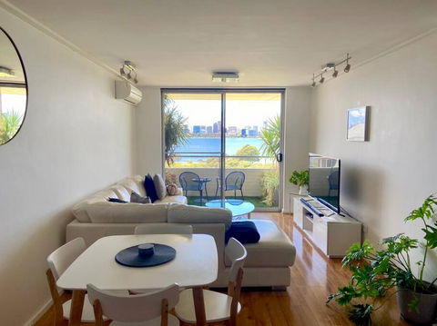 The Swan - Park & River Views Next To Perth Zoo - QLD Tourism 2