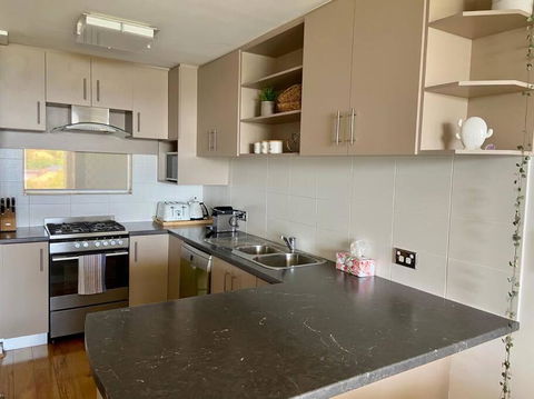 The Swan - Park & River Views Next To Perth Zoo - QLD Tourism 3