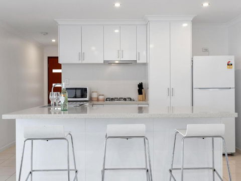 Three Bedroom, Two Bathroom Family Home - Queensland Tourism 2