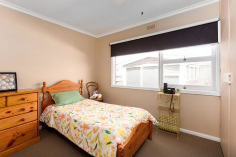 Three Little Ducks - Close And Cosy - QLD Tourism 1