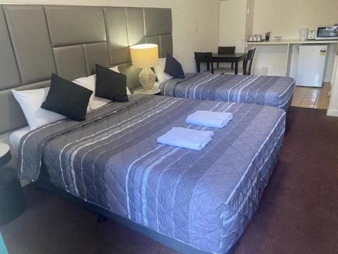 Tollgate Motel - QLD Tourism 3