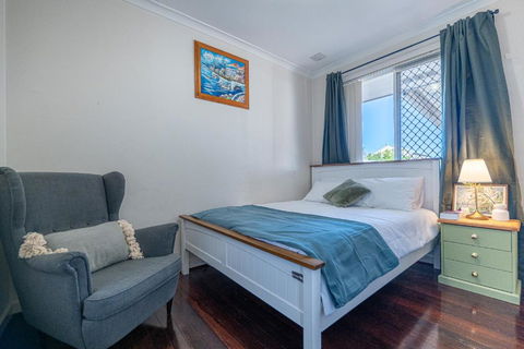 Warmth House Nr Airport 2rooms 5beds Yard N Parking - QLD Tourism 1
