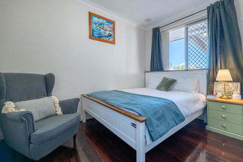 Warmth House Nr Airport 2rooms 5beds Yard N Parking - QLD Tourism 2