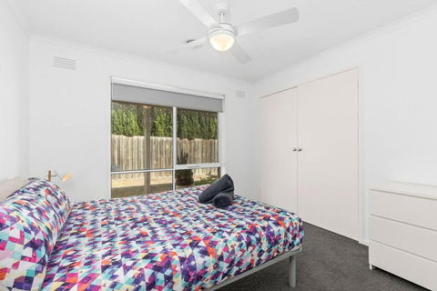 WATERFRONT - BAY VIEWS - Edgewater Springs - Queensland Tourism 3