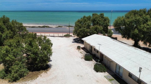 Wildsights Beach Units - QLD Tourism 0