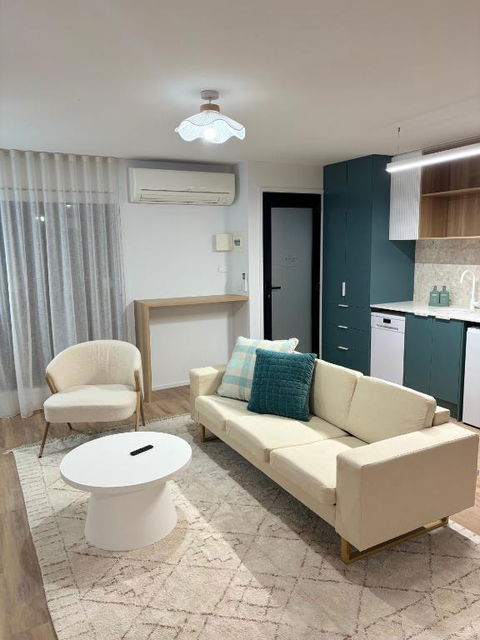 Windsor Studio - Queensland Tourism 1