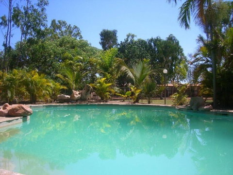 Territory Manor Motel & Caravan Park - QLD Tourism 0