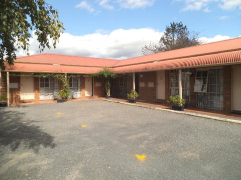 Yarragon Motel - QLD Tourism 2