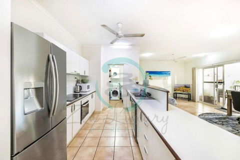 ZEN FORESHORE Cozy 2-BR, 2-BA Holiday Home + Pool - QLD Tourism 3