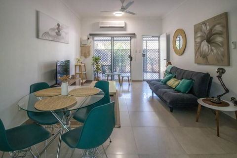 ZEN GARDEN - COZY 2-BR + Modern Design W/ Aircon - QLD Tourism 0