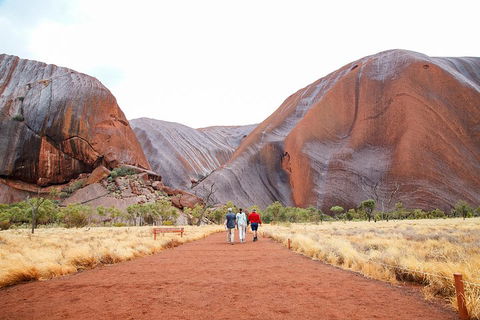 2-Day Uluru (Ayers Rock) And Kata Tjuta Trip From Alice Springs - QLD Tourism 1