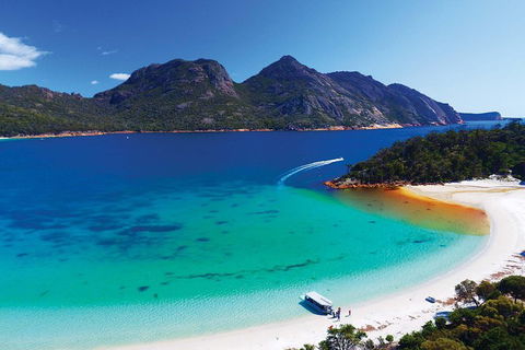 Wineglass Bay Private Charter Service - QLD Tourism 1