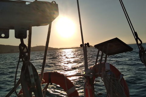 Townsville Private Hire Sunset Sail Sailing Cruise Boat Tour Charter Experience - QLD Tourism 4