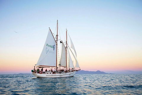 Fly & Sail Package (With Providence) - QLD Tourism 1