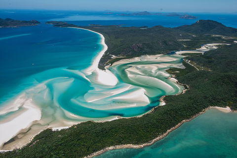 Fly & Sail Package (With Providence) - QLD Tourism 5