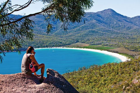4-Day Fabulous Tasmania Tour: Wineglass Bay, Port Arthur, Devils & Bruny Island - QLD Tourism 2