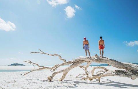 Whitehaven Beach And Hill Inlet Chill And Grill - QLD Tourism 5