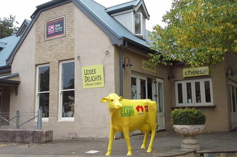 Adelaide Hills Regional / Hahndorf German Village Tour - Queensland Tourism 2