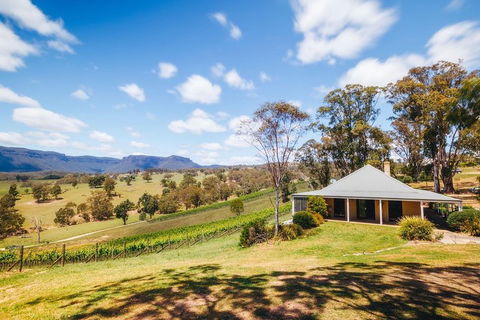 Luxury Blue Mountains Tour With Aussie BBQ Lunch And Wine Tasting - QLD Tourism 5
