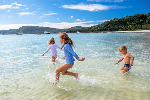 Whitehaven Beach And Daydream Island Cruise - QLD Tourism 3